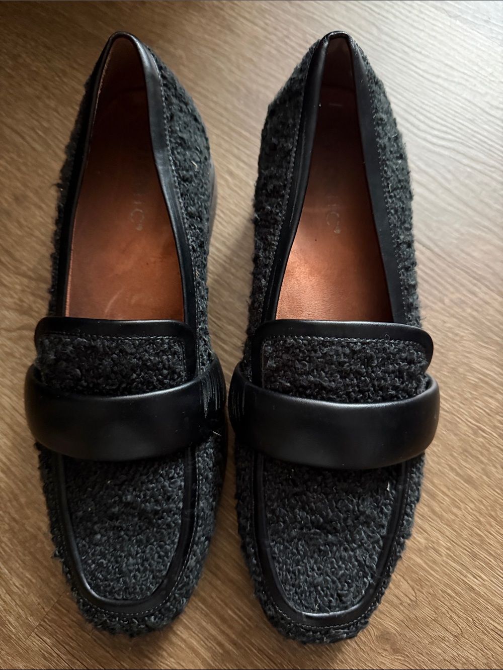 Vionic Mylene Loafers 8.5 Black Boucle Dark Academia Textured Leather‎ Strap
